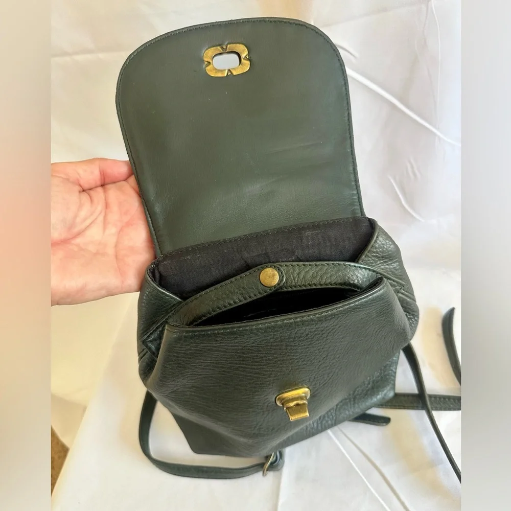 Vintage Nine West Pebbled leather small backpack GREEN - Picture 7 of 15